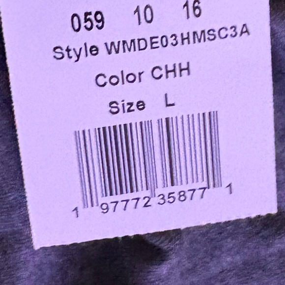 NWT-Grateful Dead Graphic T-Shirt - Gray
Classic graphic logo, stunning colors - Picture 5 of 10